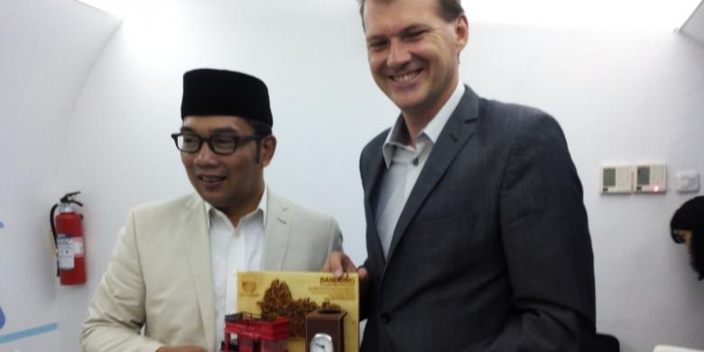 ridwan-kamil-ke-eropa-kota-bandung-dapat-hibah-rp-75-miliar-dari-belanda