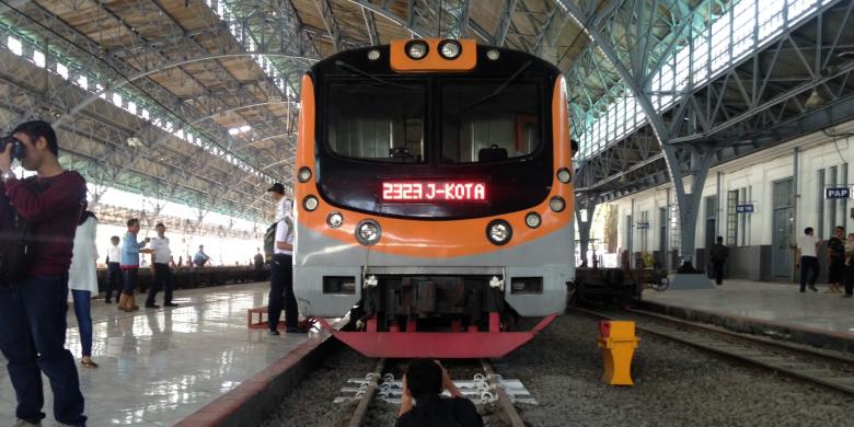 Layanan KRL Kota-Priok Gunakan Kereta yang Dinilai Tak Laik 