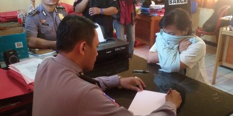 Mucikari Pajang Tarif dan Foto Para Pelajar PSK &quot;Online&quot; di Medsos