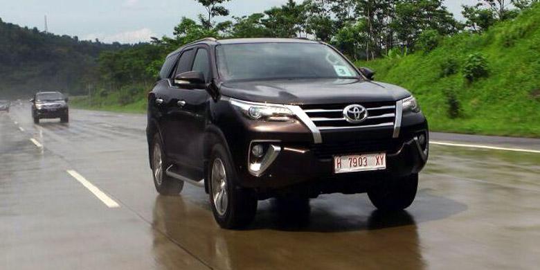 Toyota Fortuner Sambut Peluncuran Mitsubishi Pajero Sport
