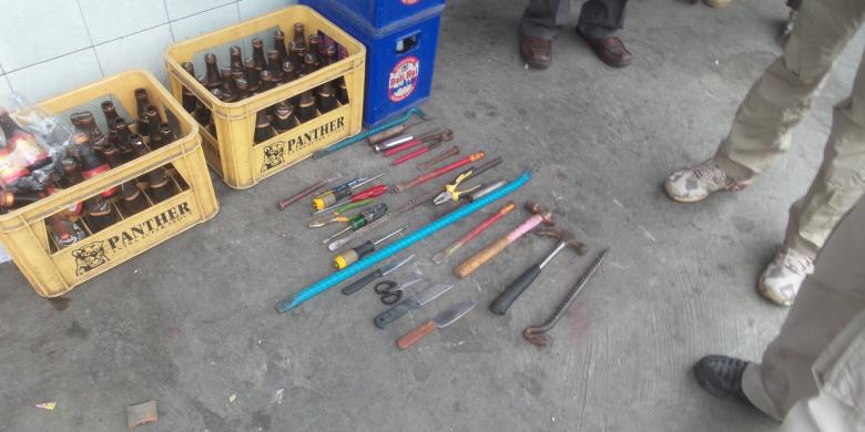 menurut-razman-azis-kaget-tahu-ada-ratusan-senjata-tajam-di-kafe-intan