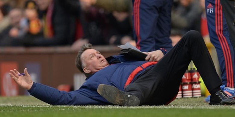 Manchester United Pecat Louis van Gaal