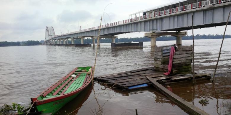 Diresmikan Jokowi, Jembatan Terpanjang Se-Kalimantan Diberi Nama "Pak Kasih"