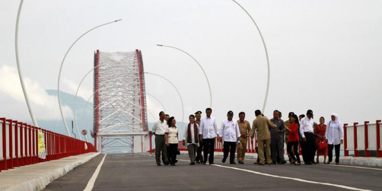 Resmikan Jembatan Terpanjang di Kalimantan, Jokowi: Kok Bisa Cepat Selesai?