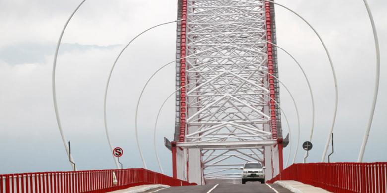 Resmikan Jembatan Terpanjang di Kalimantan, Jokowi: Kok Bisa Cepat Selesai?