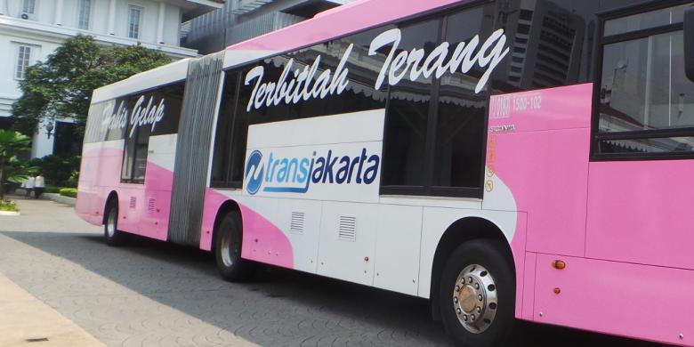 (Serba Sista) Inilah Penampakan Bus Gandeng Transjakarta Khusus Wanita 