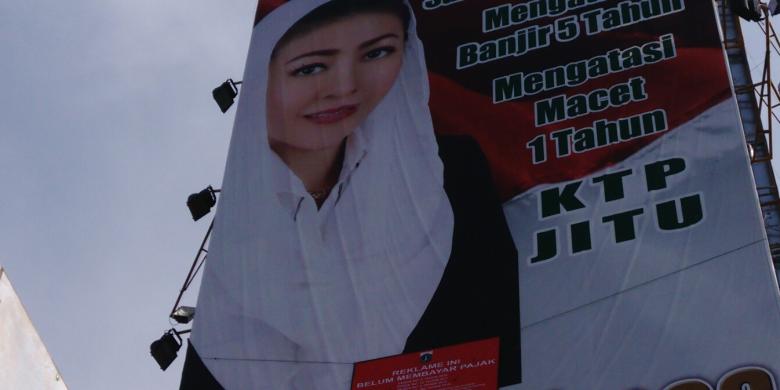 Tak Bayar Pajak, Reklame Kampanye Hasnaeni "Si Wanita Emas" Disegel