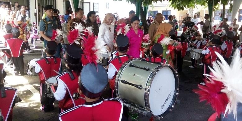 iriana-jokowi-dan-mufidah-kalla-temui-pengelola-dan-pendidik-paud