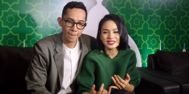 andien-bakal-lelang-sepatu-kesayangan-syahrini-dan-ahok