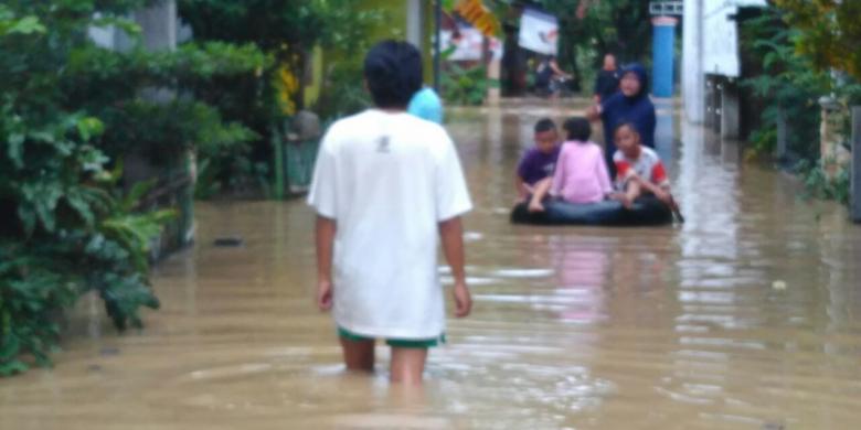 18-desa-di-kendal-terendam-banjir-hingga-satu-meter