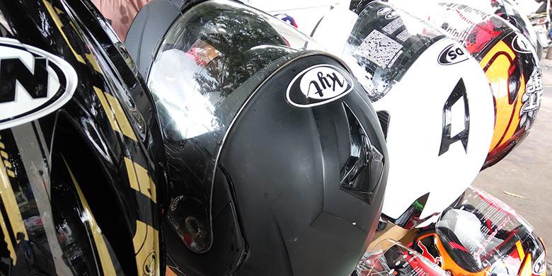 Dari Mana Asal Helm Bekas yang Dijual di Kaki Lima?