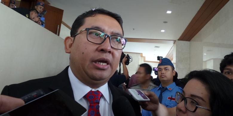 Fadli Zon: &quot;Kalau Mobil Dinas Bisa Dipakai, Kenapa Tidak?&quot;