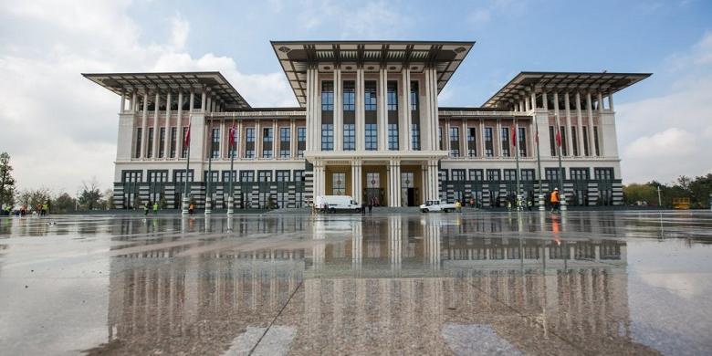 Antara Erdogan, Istana Presiden, dan Isterinya