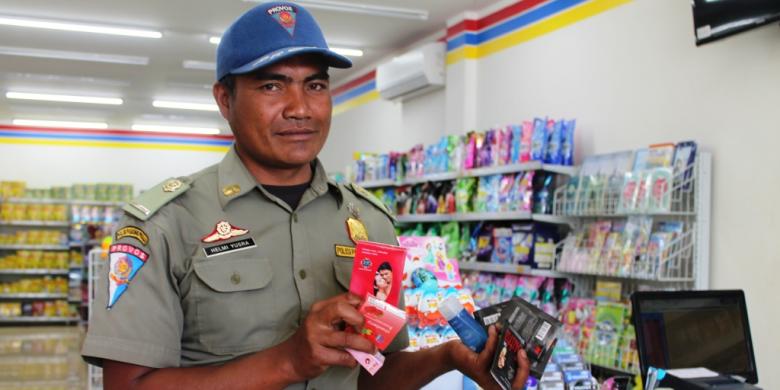 Kepala Polisi Syariah Marahi Pegawai Indomaret karena Menjual Kondom