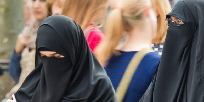 Jerman Berencana Larang Burka dan Dobel Kewarganegaraan