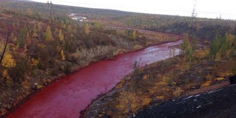 warna-air-sungai-daldykan-berubah-jadi-merah-darah
