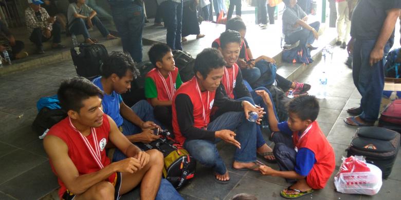 Tak Punya Ongkos,Atlet PON Asal Sulteng Terlantar di Stasiun Manggarai