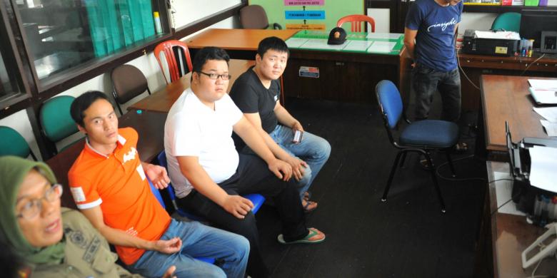 Buang Sampah Sembarangan, 3 Warga China Diamankan Satpol PP
