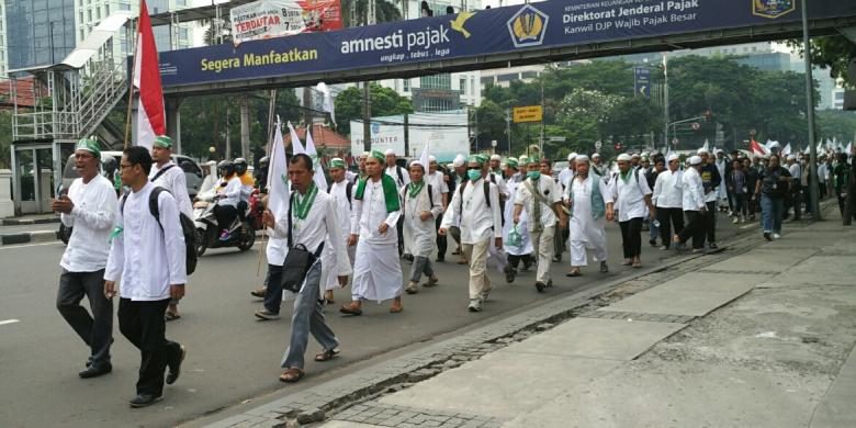 Massa Mulai Padati Bundaran Patung Kuda, Polisi Tutup Jalur ke Istana