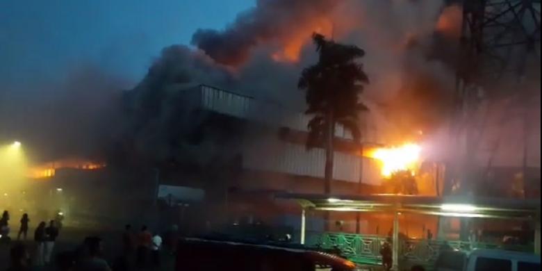 Kebakaran di Pasar Senen, 42 Mobil Damkar Dikerahkan 