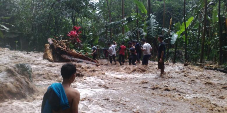 bpbd-banjir-bandang-di-kuningan-kasus-pertama-sepanjang-sejarah