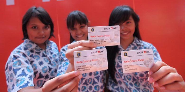 Lihat Pelajar Merokok di Jalan? Foto dan Laporkan!
