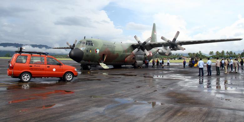 TKI Bangga Dipulangkan ke Indonesia Pakai Pesawat Hercules