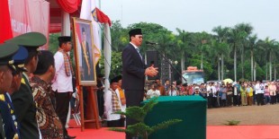 Ahok Minta Pejabat DKI Tak Percaya Tudingan "Ahok Gubernur yang Bacot Doang"