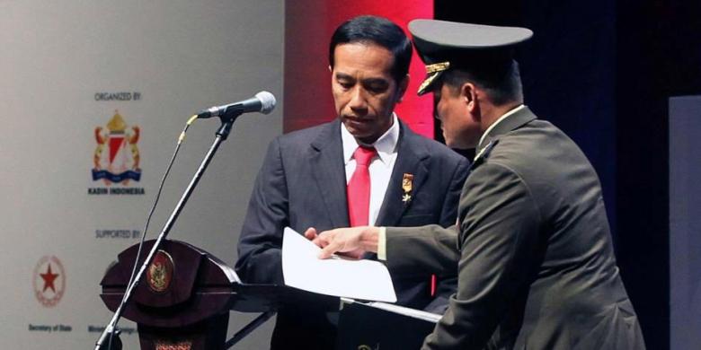 Kritik Jokowi, Pinjaman ADB, dan Kunjungan Bos IMF