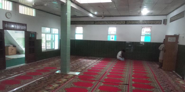 Saat Pengurus Masjid Melihat PSK Kalijodo Meneteskan Air Mata Usai Shalat