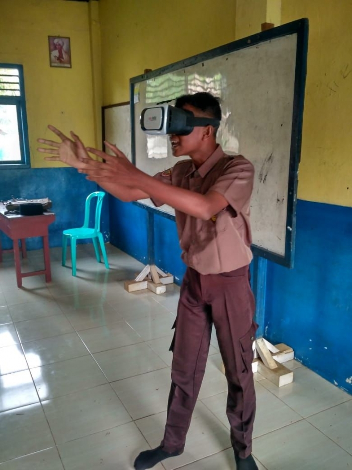 Dan seharusnya gurumu sudah mengajar dengan teknologi ini!