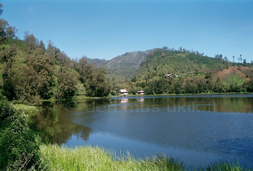 10 Danau Tertinggi di Indonesia, Ada di Daerah Agan?