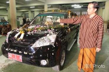 Prabowo Minta Seluruh Kabinet Merah Putih Gunakan Mobil Buatan Anak Bangsa