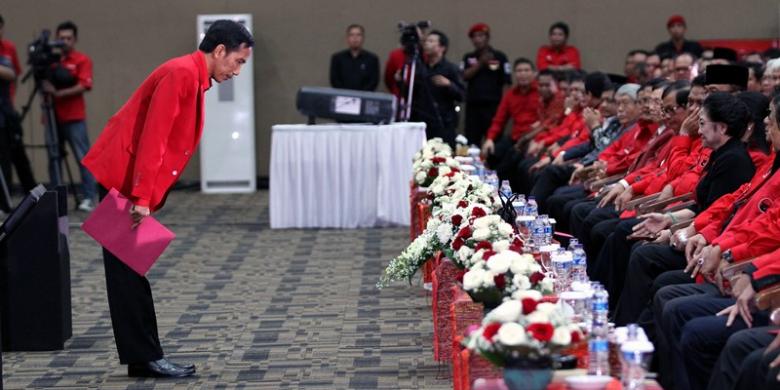 Kenapa Prabowo &quot;tolak&quot; Cipika-cipiki Jokowi? Seharus Jokowi Cium tangan Prabowo!