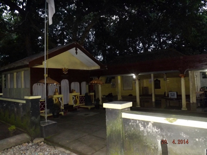 **Kisah Perjalanan Anak Adam Yg Tersesat Di Kampung Jin Alas Ketonggo Jawa Timur**