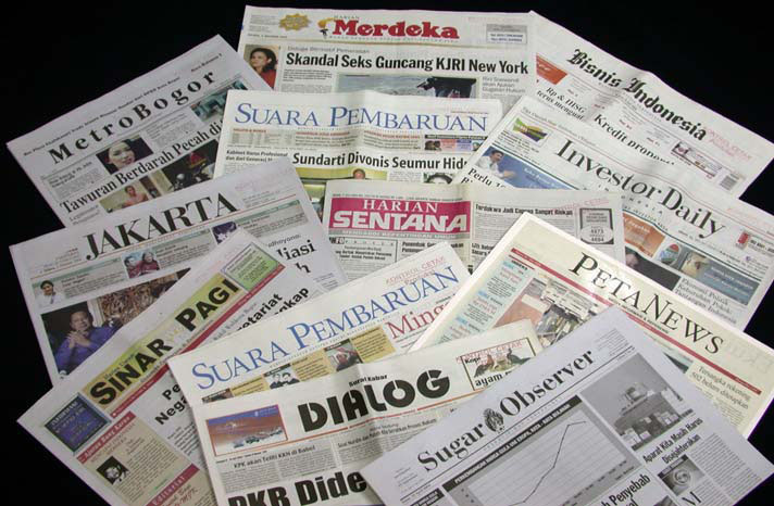 Perbedaan koran majalah tabloid dan buletin gan KASKUS