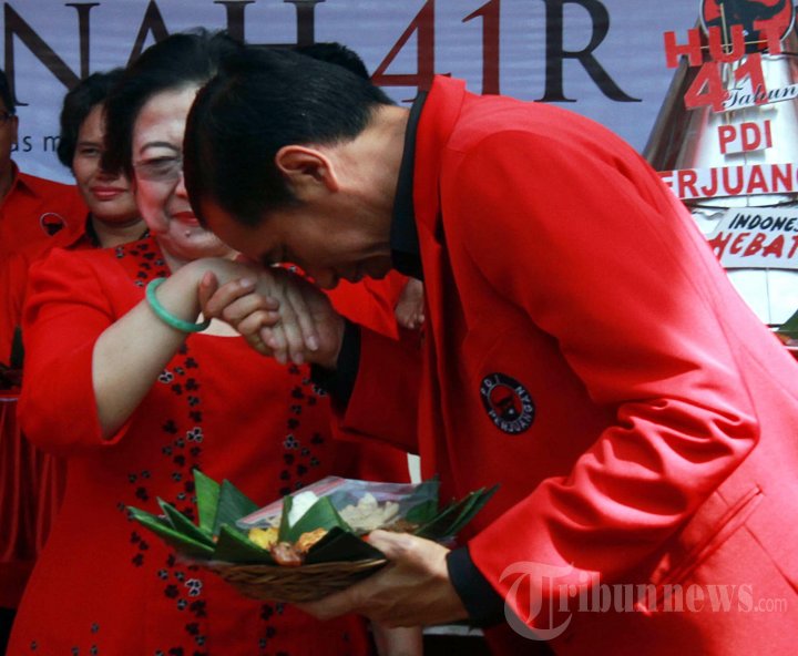 &quot;Sebenarnya yang Perlu Direvolusi Mental Itu Presiden Dulu...&quot;