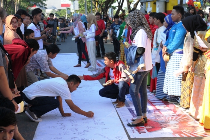 Peringati Harkitnas pemuda Makassar gelar parade budaya
