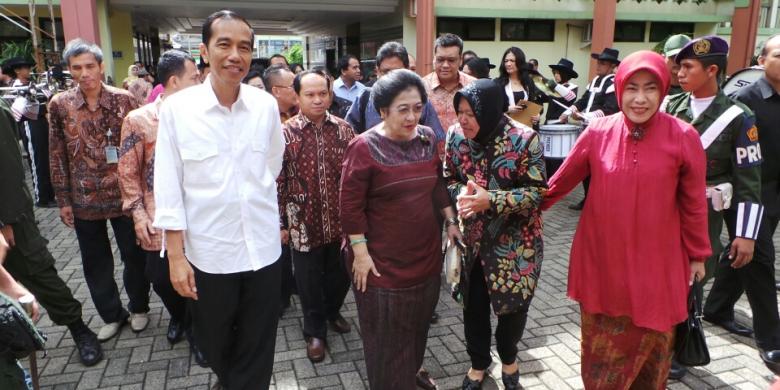 Ketakutan Petinggi Partai Politik Terhadap Jokowi dan Tri Rismaharini