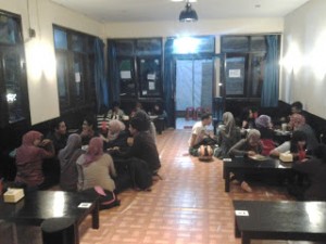 Rumah Makan Surga Dunia: Makan Semaunya dengan Harga Sesukanya
