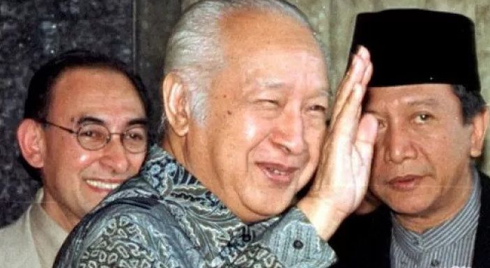 Era Jokowi Dinilai Lebih Berbahaya dari Era Soeharto, Jadi Boneka Oligarki Hingga KKN