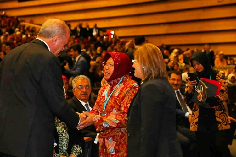 Ibu Tri Rismaharini, Wanita Indonesia Paling Berani Dan Inspiratif Di Masa Modern