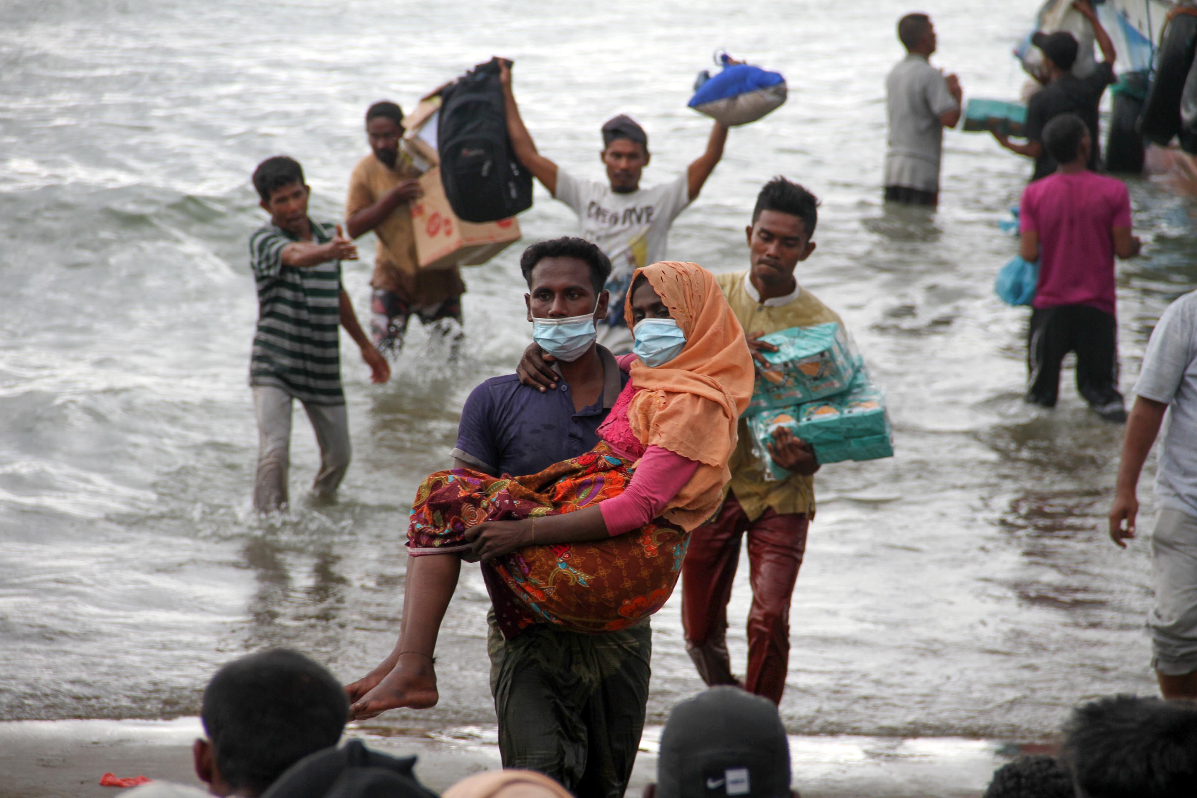 Malaysia Dikabarkan akan Menghukum Cambuk Puluhan Pengungsi Rohingya