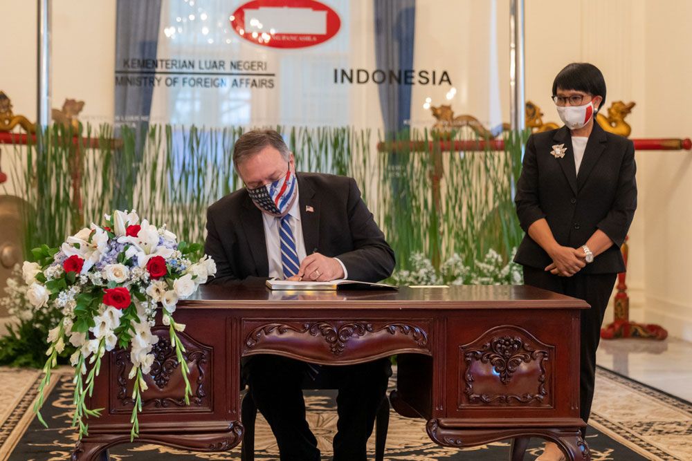 Bertemu Menlu AS Pompeo, Indonesia Tawarkan 'Pangkalan' di Kepulauan Natuna