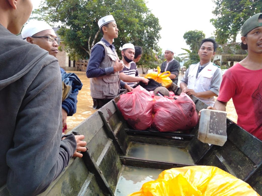 Rekening Diblokir, Anggota FPI Patungan Bantu Korban Banjir Kalsel
