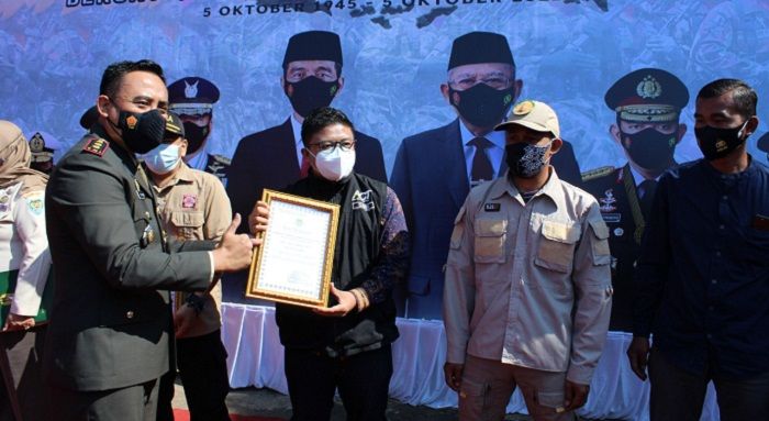 HUT TNI Ke-76, Dandim 0611 Garut Berikan Penghargaan Kepada ACT