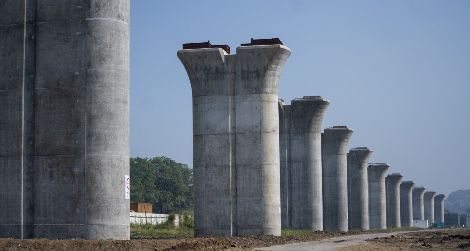 Tiang Kereta Cepat Jakarta-Bandung Diduga Akan Dibongkar Lagi