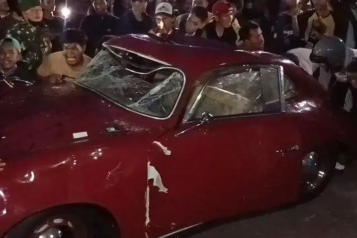 Syahroni Ditawari Pindah ke Dubai, &#039;Disini Sport Car Murah, Polisi Tiba&#039;