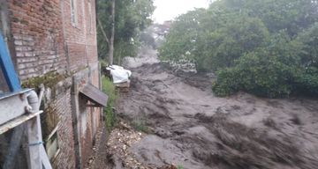 Batu Diterjang Banjir Bandang, 11 Orang Belum Ditemukan