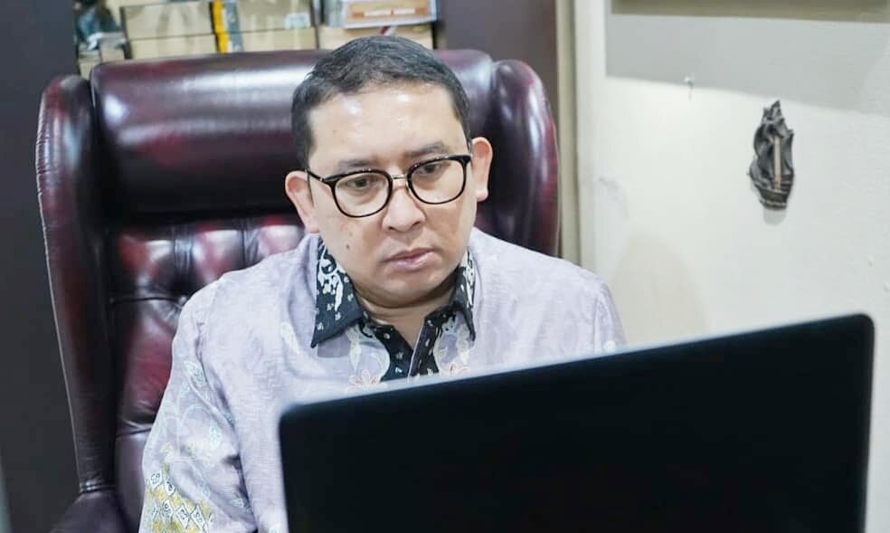 Fadli Zon Menduga Ada KELALAIAN ADMIN Soal Nge-Like AKUN PORNOGRAFI di Twitter